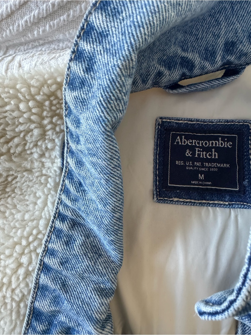 Abercrombie & Fitch Light Blue Denim Jacket with Cream Sherpa - Picture 2 of 6